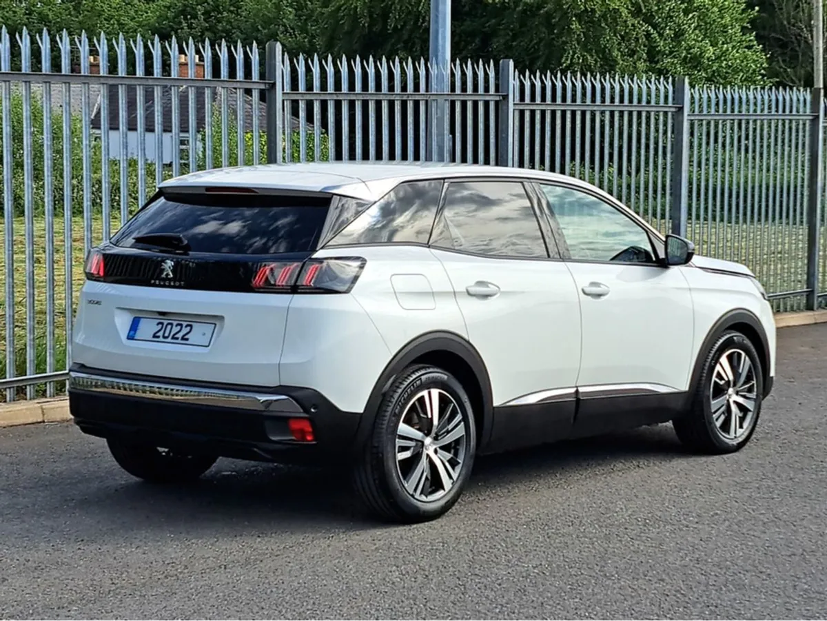Peugeot 3008 Allure 1.5td 130BHP  half Leather re - Image 3