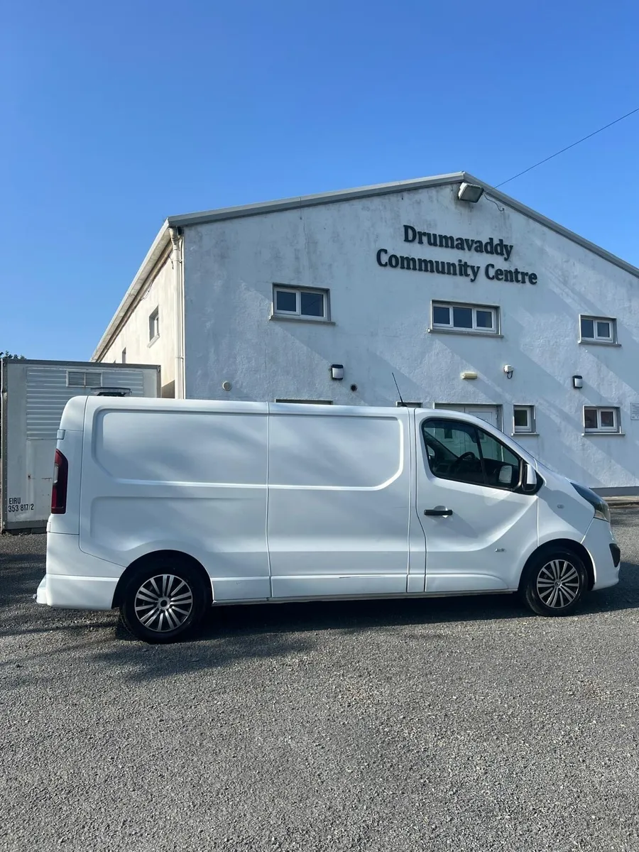 2016 vauxhall vivaro sportive (new doe 6/26) - Image 2