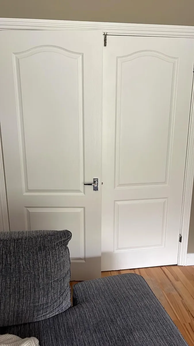 White internal doors - Image 1