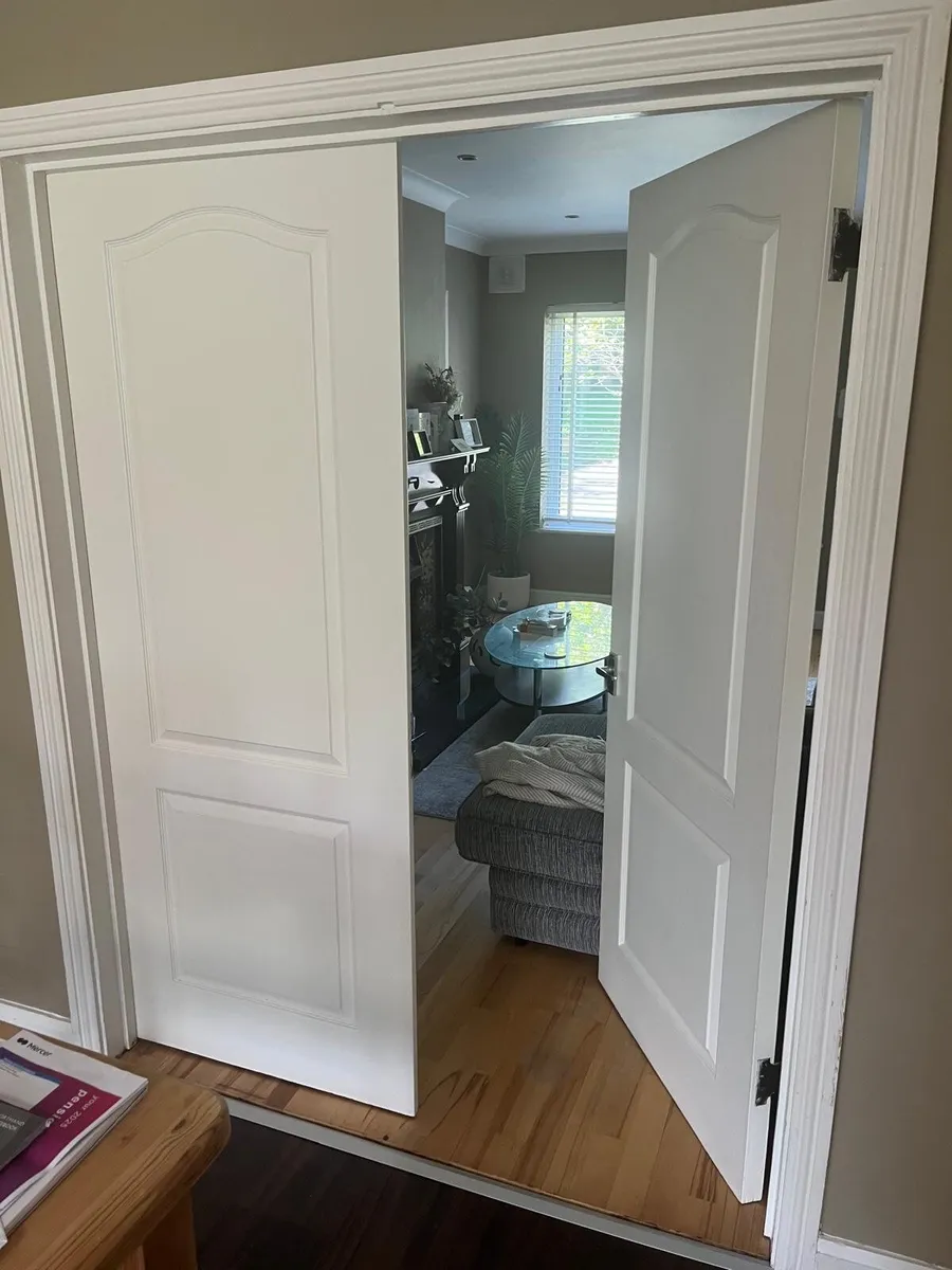 White internal doors - Image 2