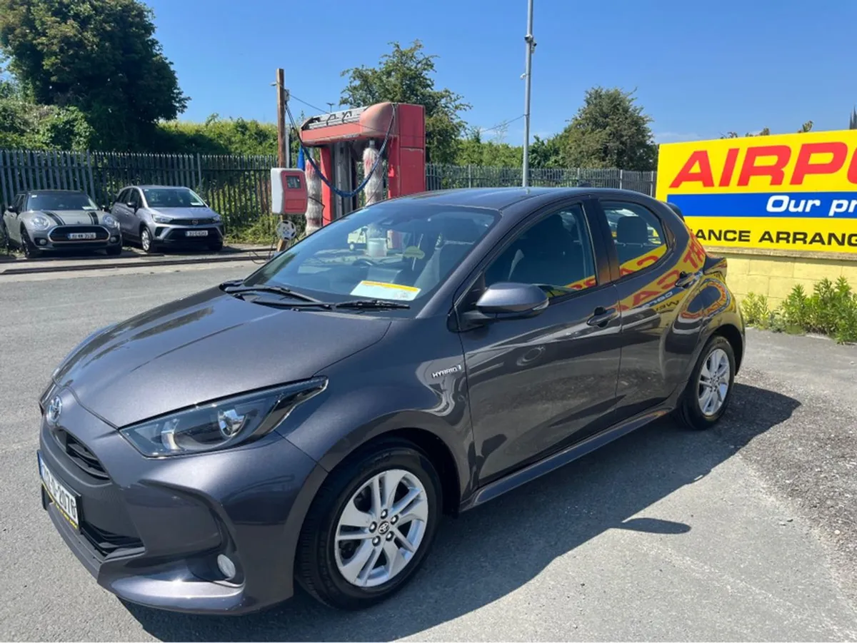Toyota Yaris Hybrid Luna 4DR Auto - Image 2