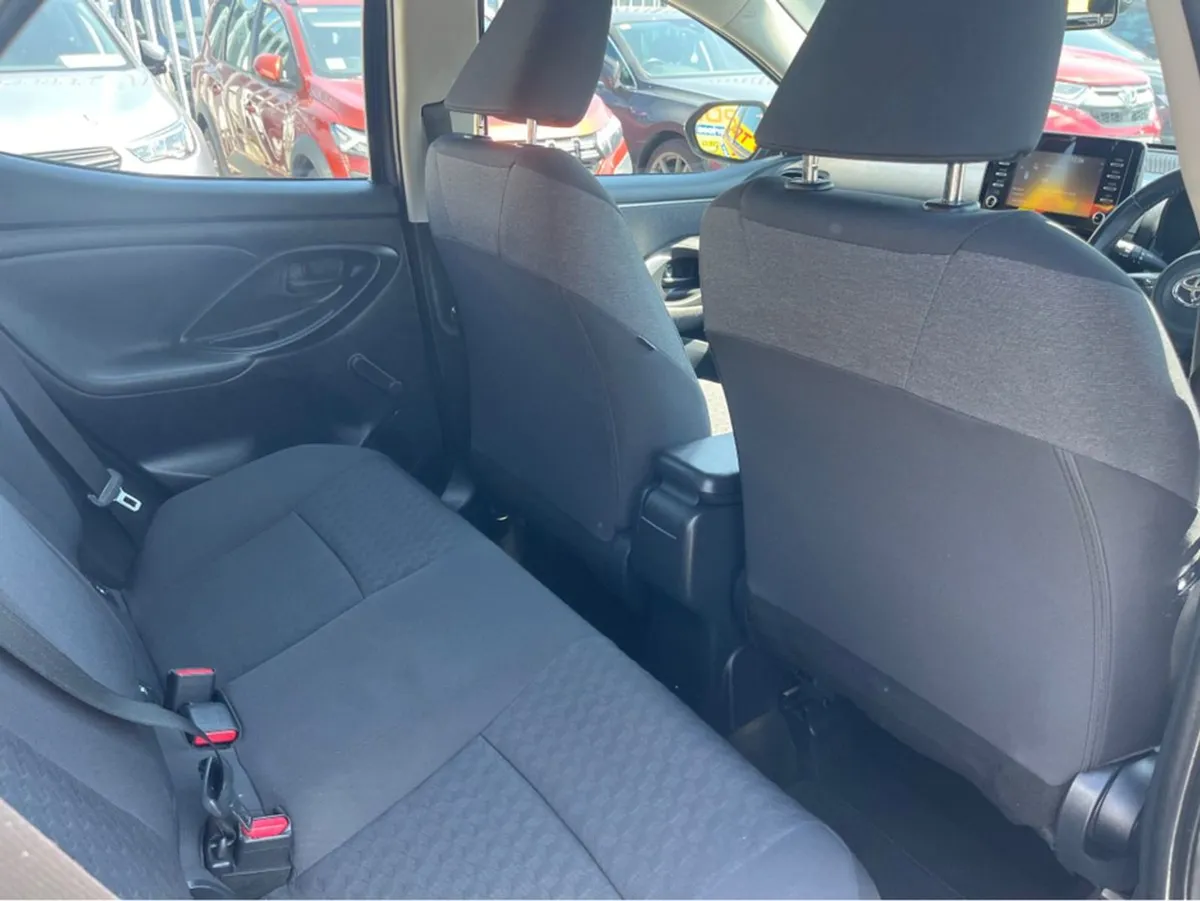 Toyota Yaris Hybrid Luna 4DR Auto - Image 4