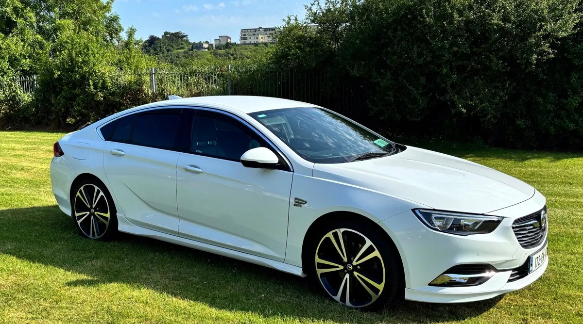 Vauxhall Insignia 2.0 TDI Sri VX-Line Nav 170bhp - Image 1