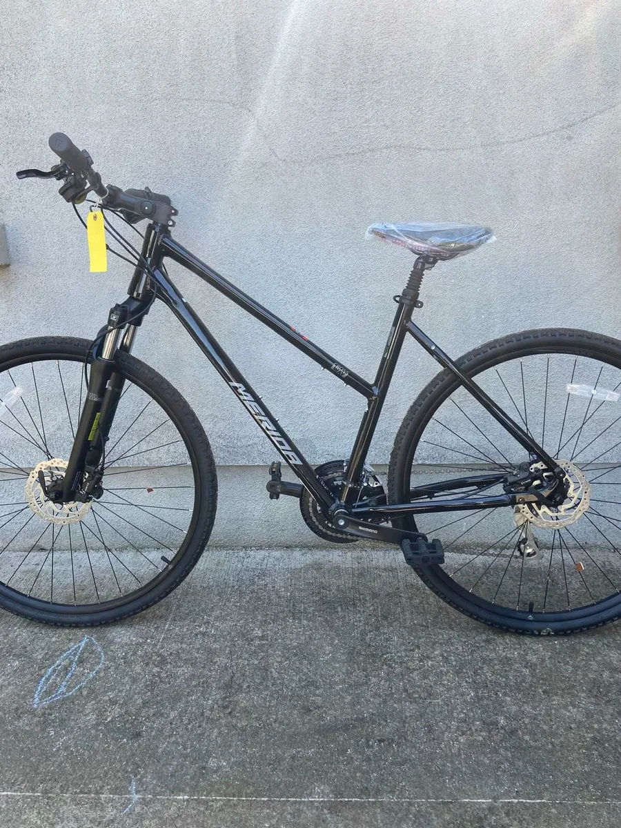 Ladies hybrid bike - Image 1