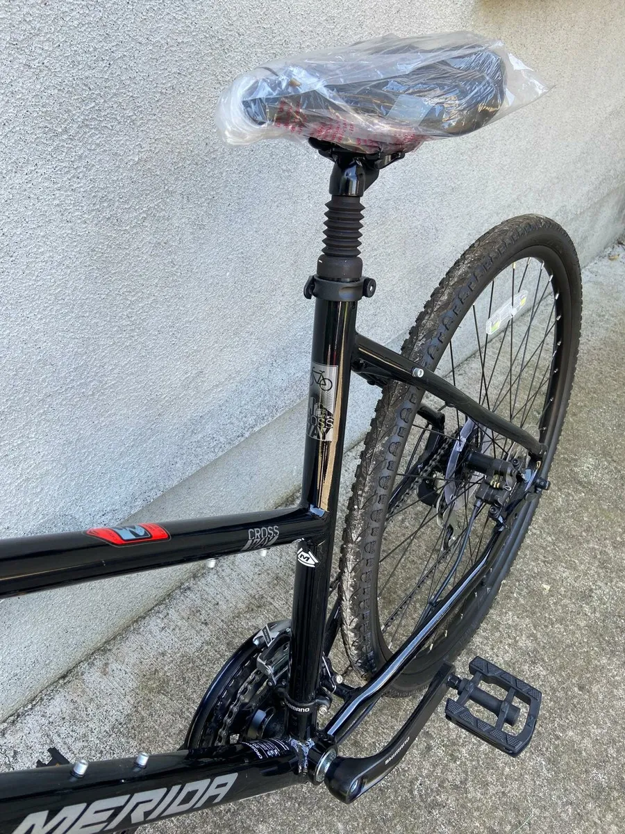 Ladies hybrid bike - Image 3