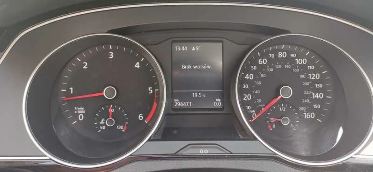2015 Volkswagen Passat - Image 4