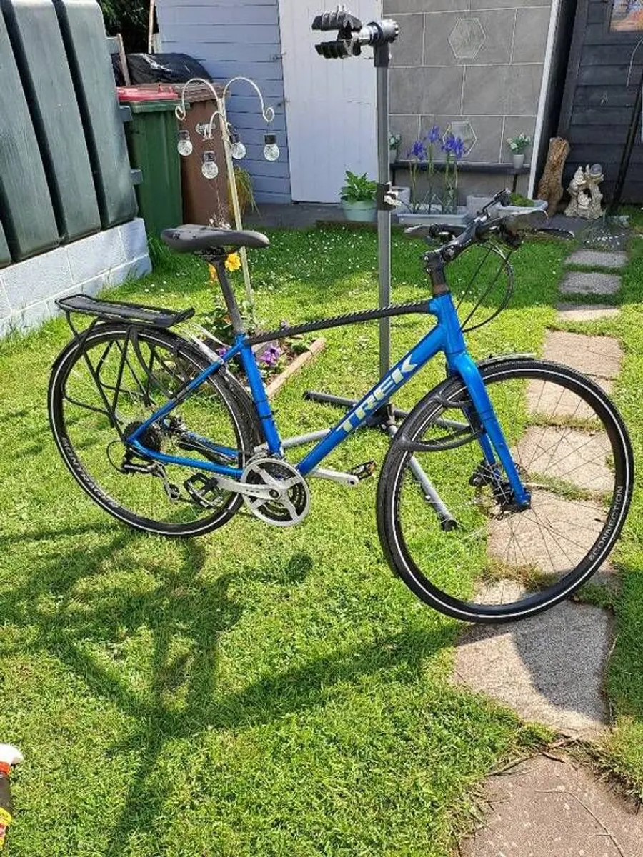 trek fx2 with new parts and spare new replacement parts - Image 1