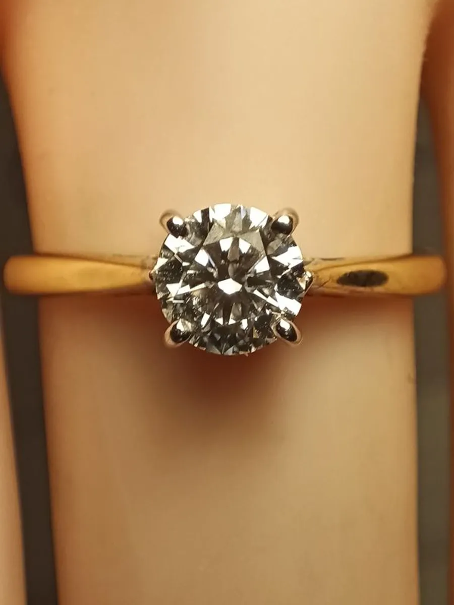 18ct Gold Hand Made Diamond Solitaire Ring - Image 1