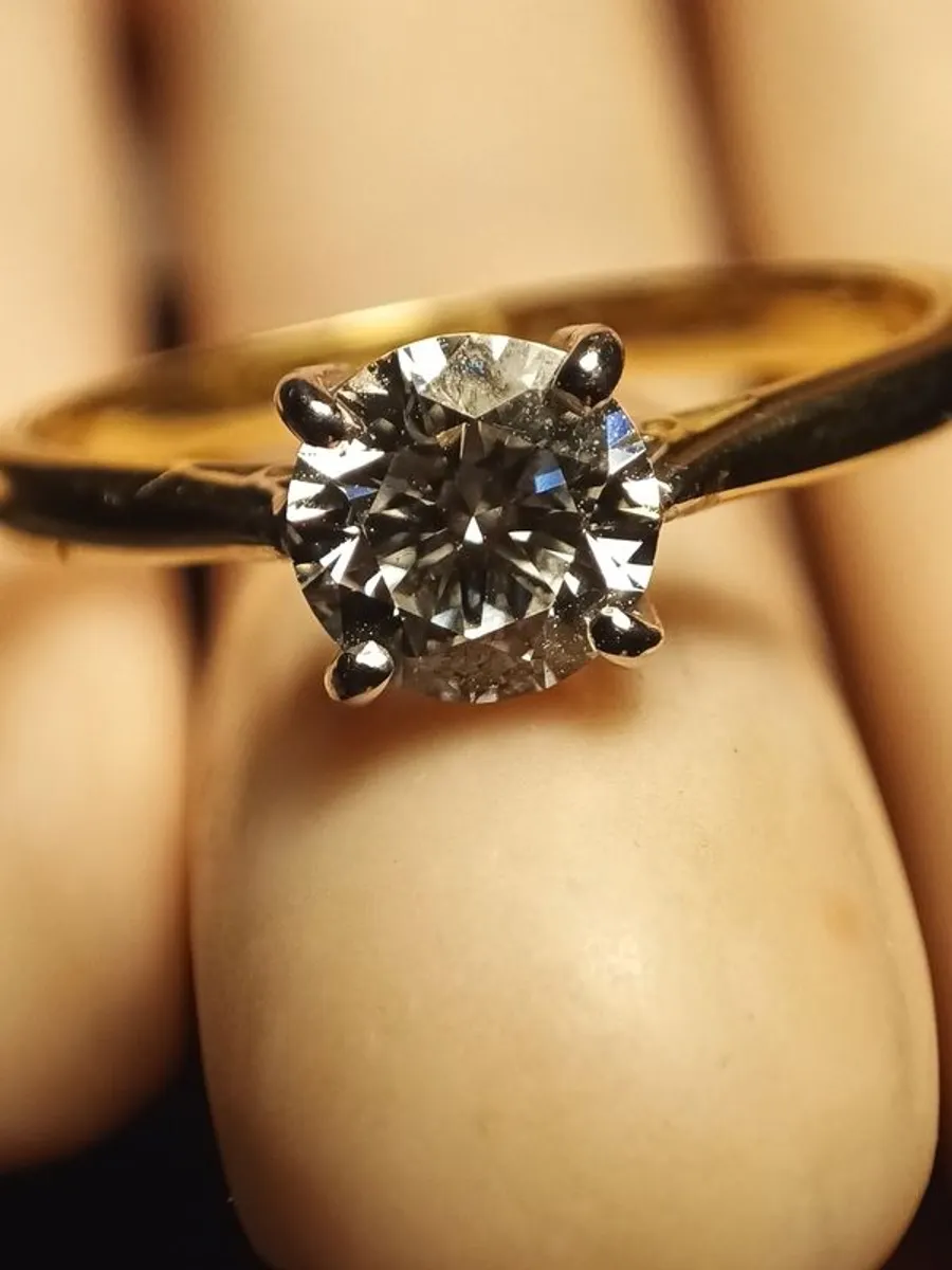 18ct Gold Hand Made Diamond Solitaire Ring - Image 2