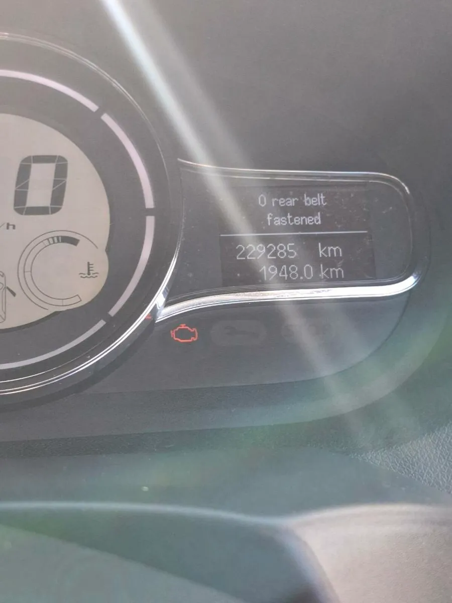 Car - Image 3