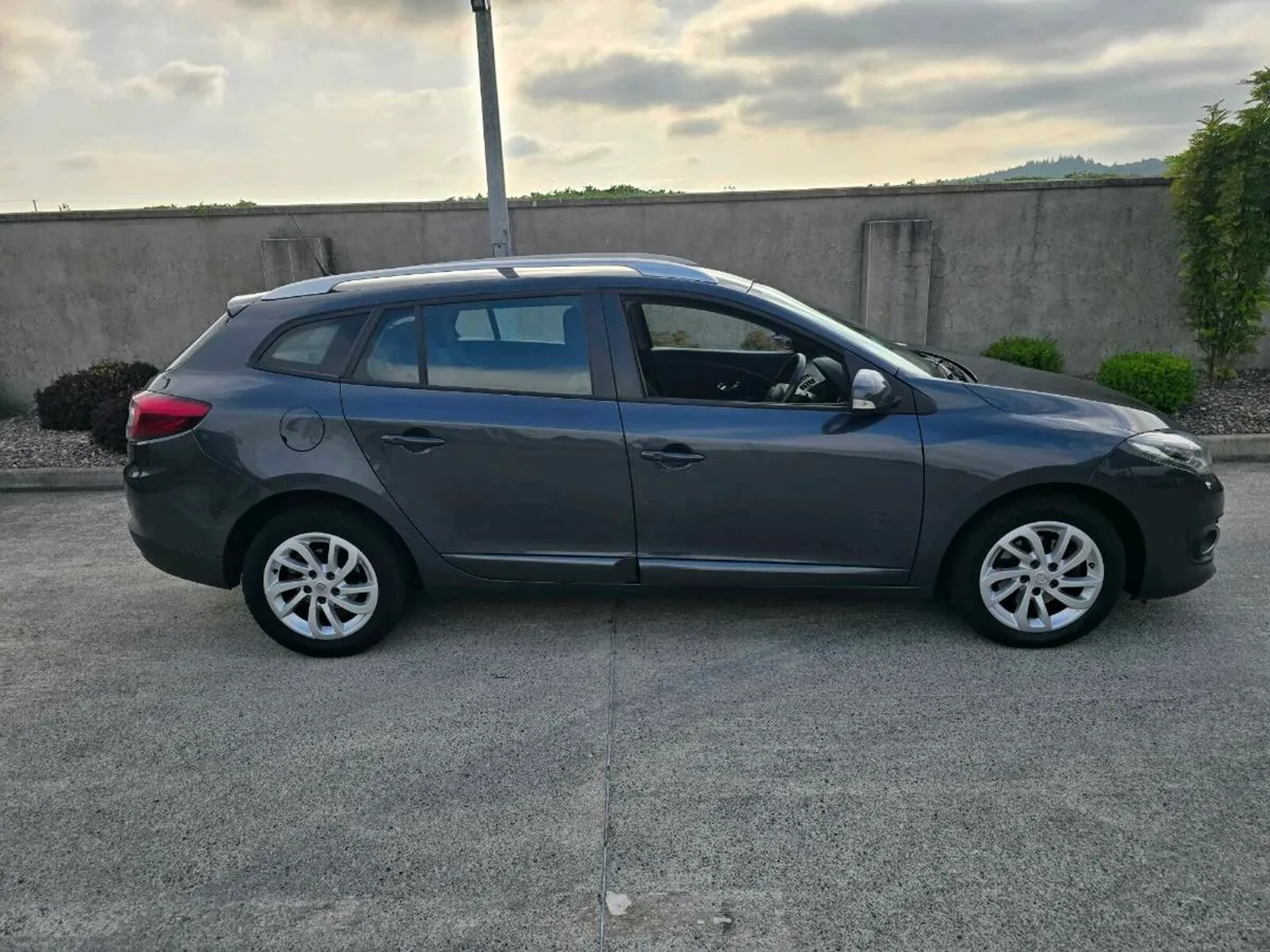 Renault Megane Estate Low milage warranty - Image 1