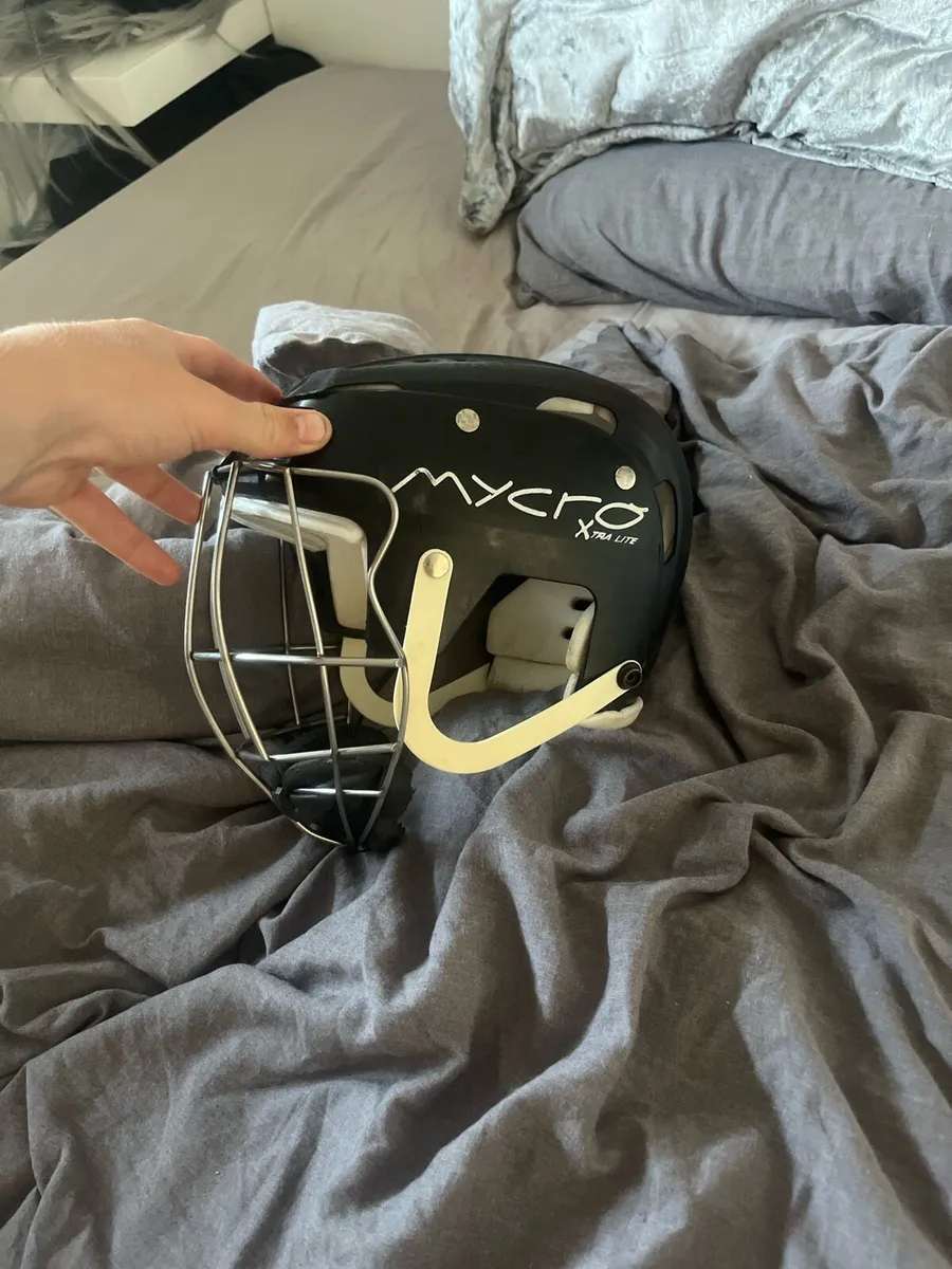 Hurling helmet - Image 2
