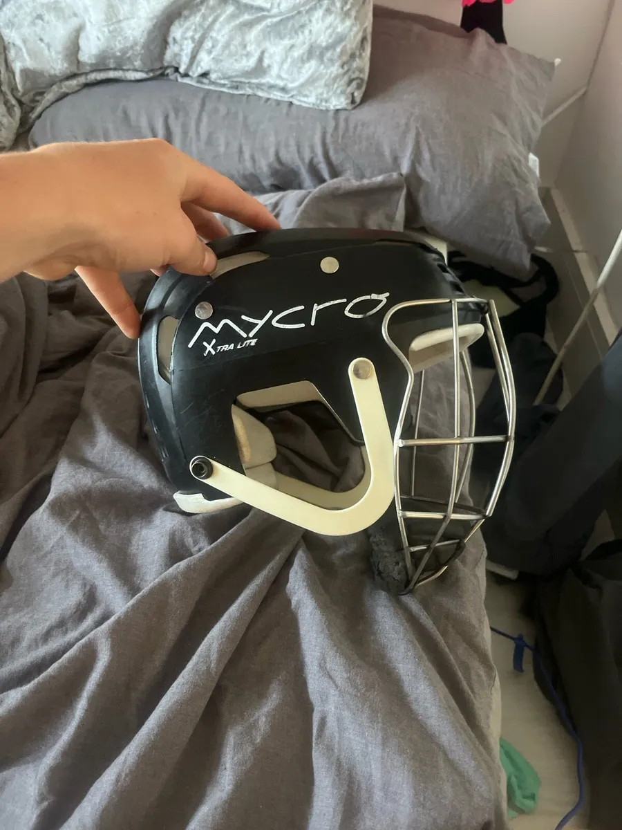 Hurling helmet - Image 3