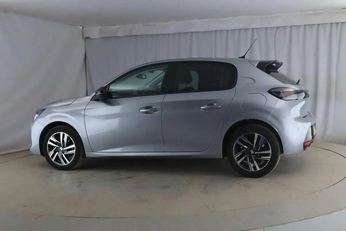 2023 Peugeot  208 Allure Premium Plus  - AUTO - Image 2