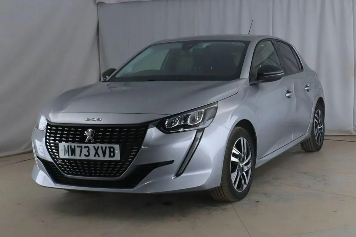 2023 Peugeot  208 Allure Premium Plus  - AUTO - Image 3