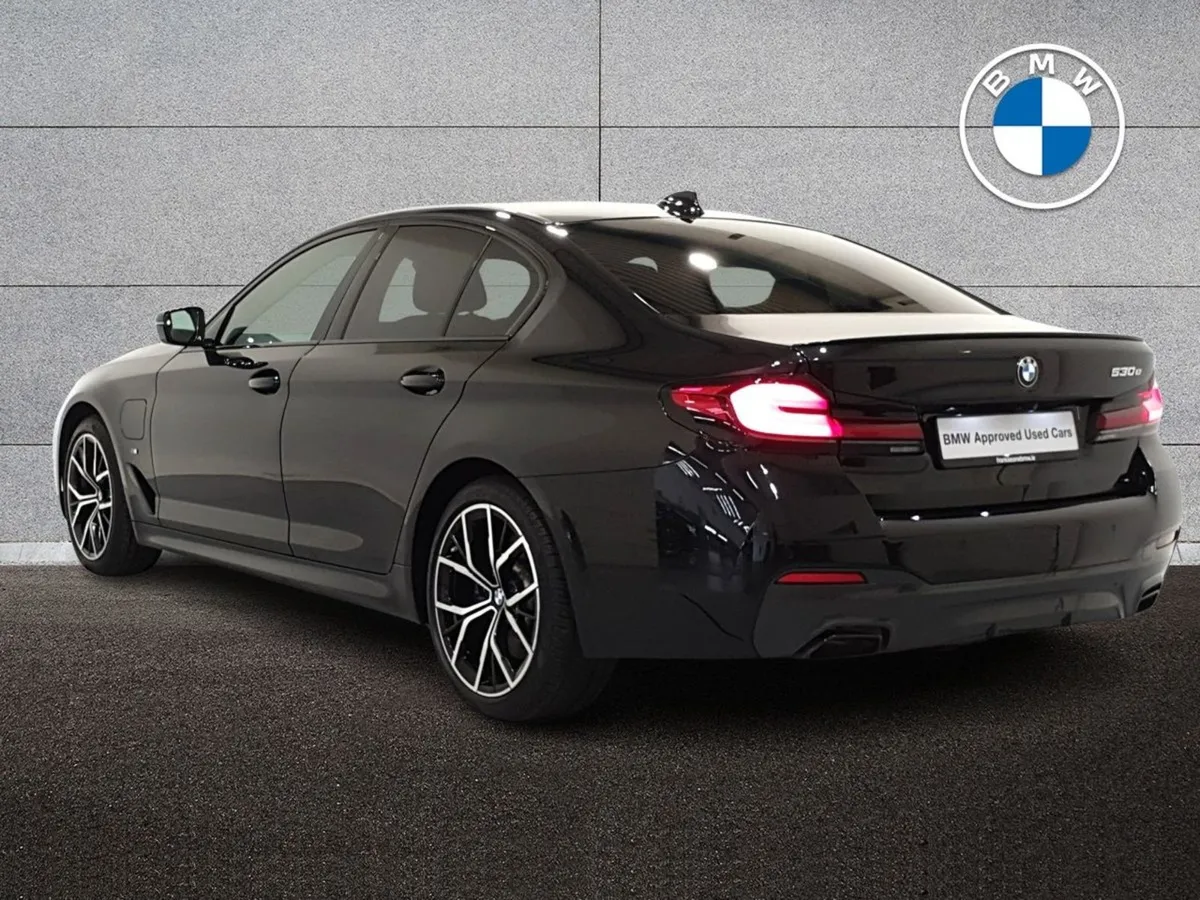BMW 5 Series 530e M Sport Saloon - Image 3