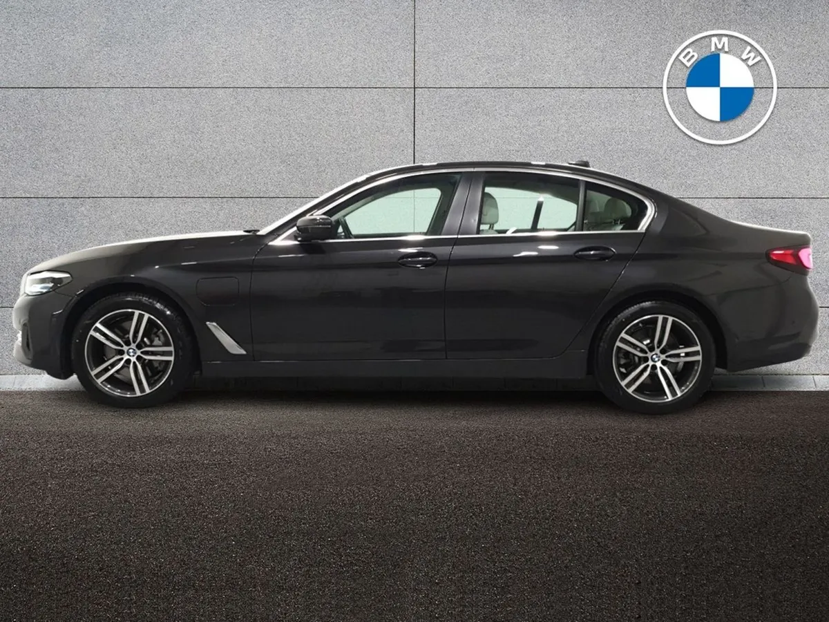 BMW 5 Series 530e SE Saloon - Image 4
