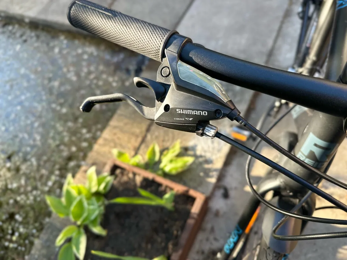 New price Great Condition Hybrid Bike - Image 4