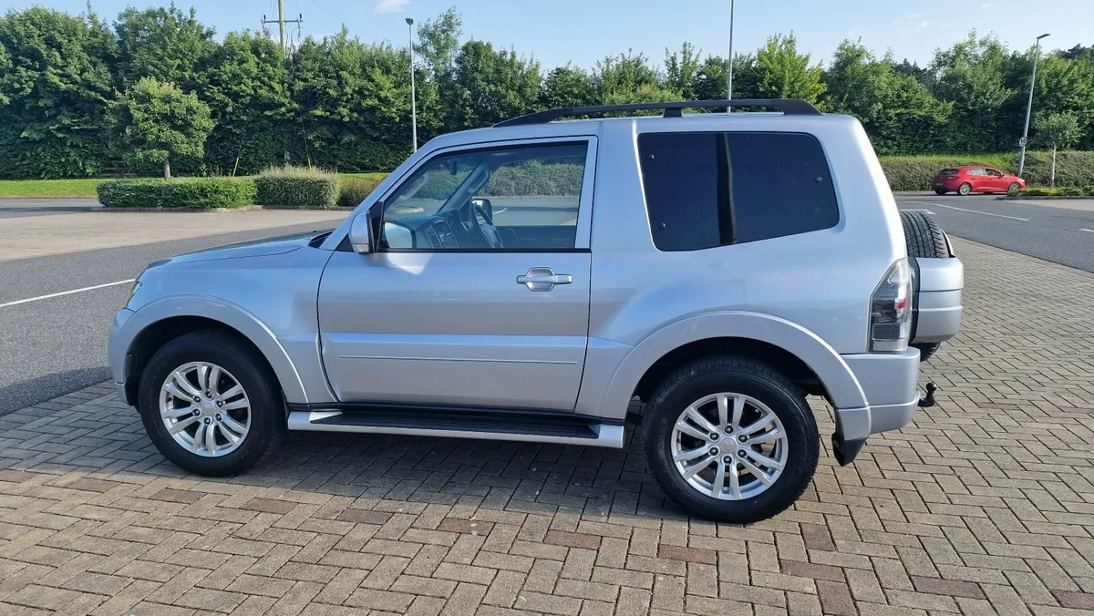 Mitsubishi Pajero 2017 SWB - Image 4