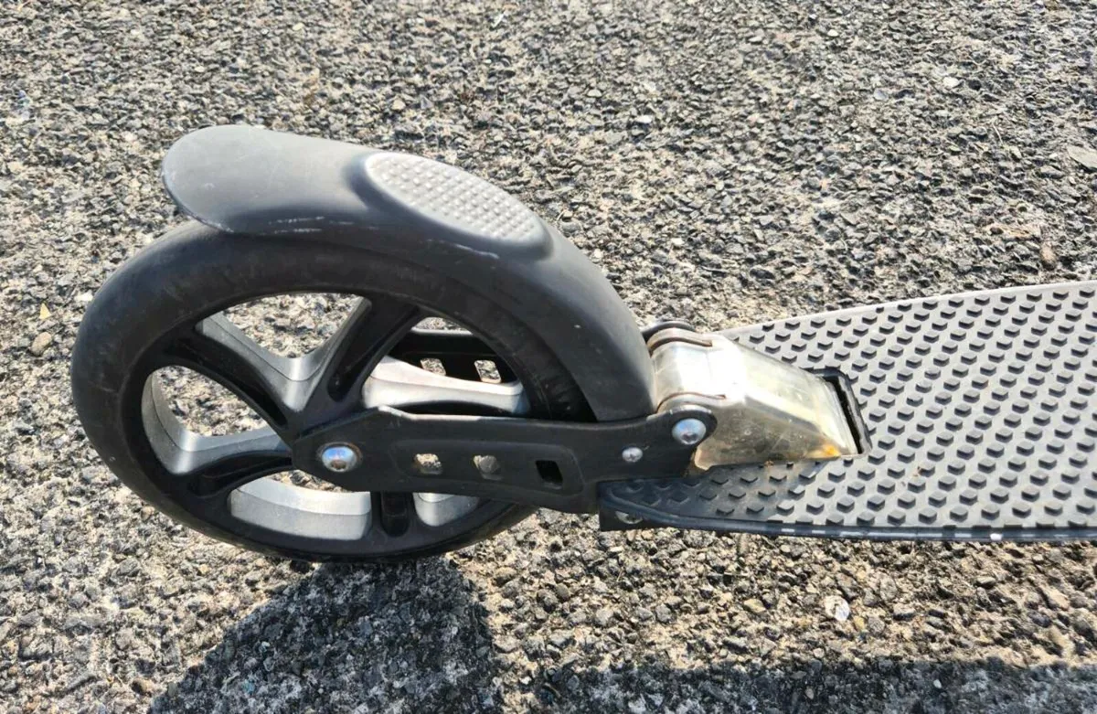 MANUAL FOLDING SCOOTER - Image 2