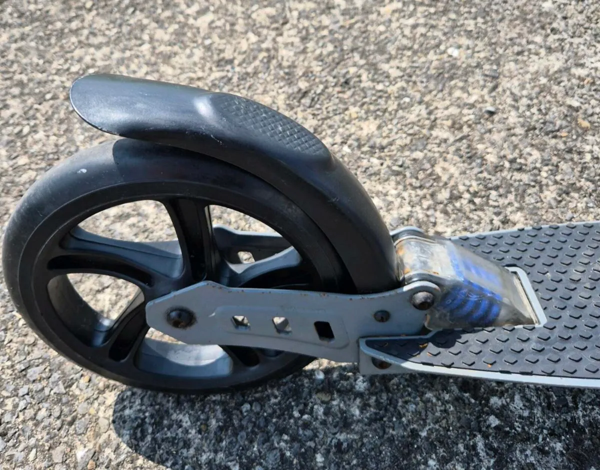 MANUAL FOLDING SCOOTER - Image 2