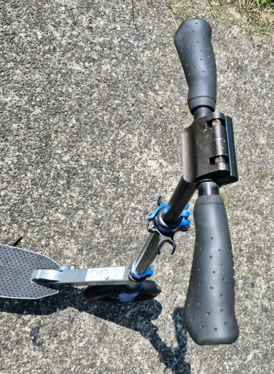 MANUAL FOLDING SCOOTER - Image 4
