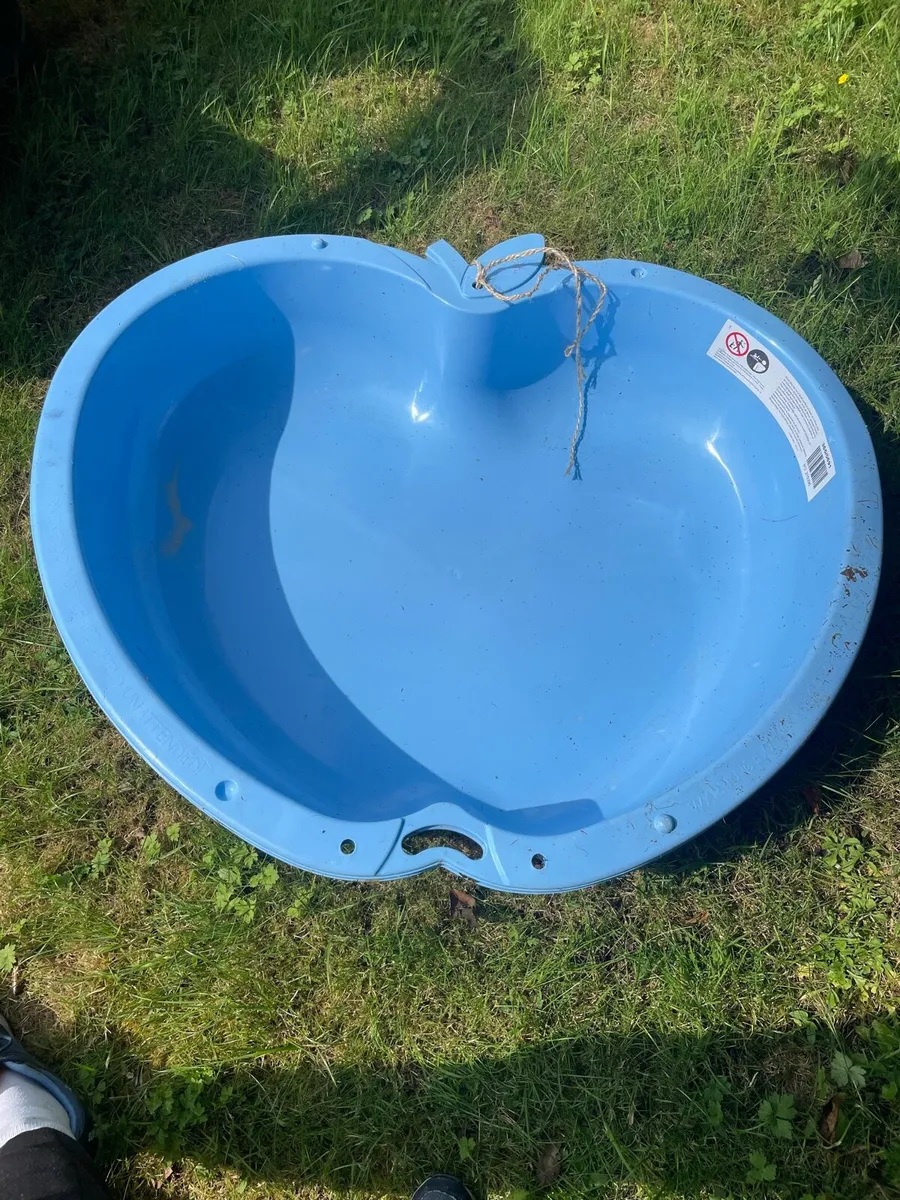 Sand pit / water pit €10 - Image 1