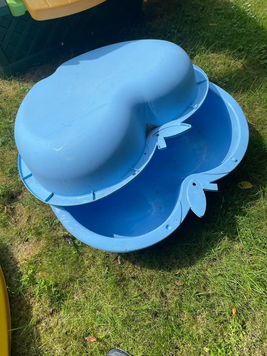Sand pit / water pit €10 - Image 3