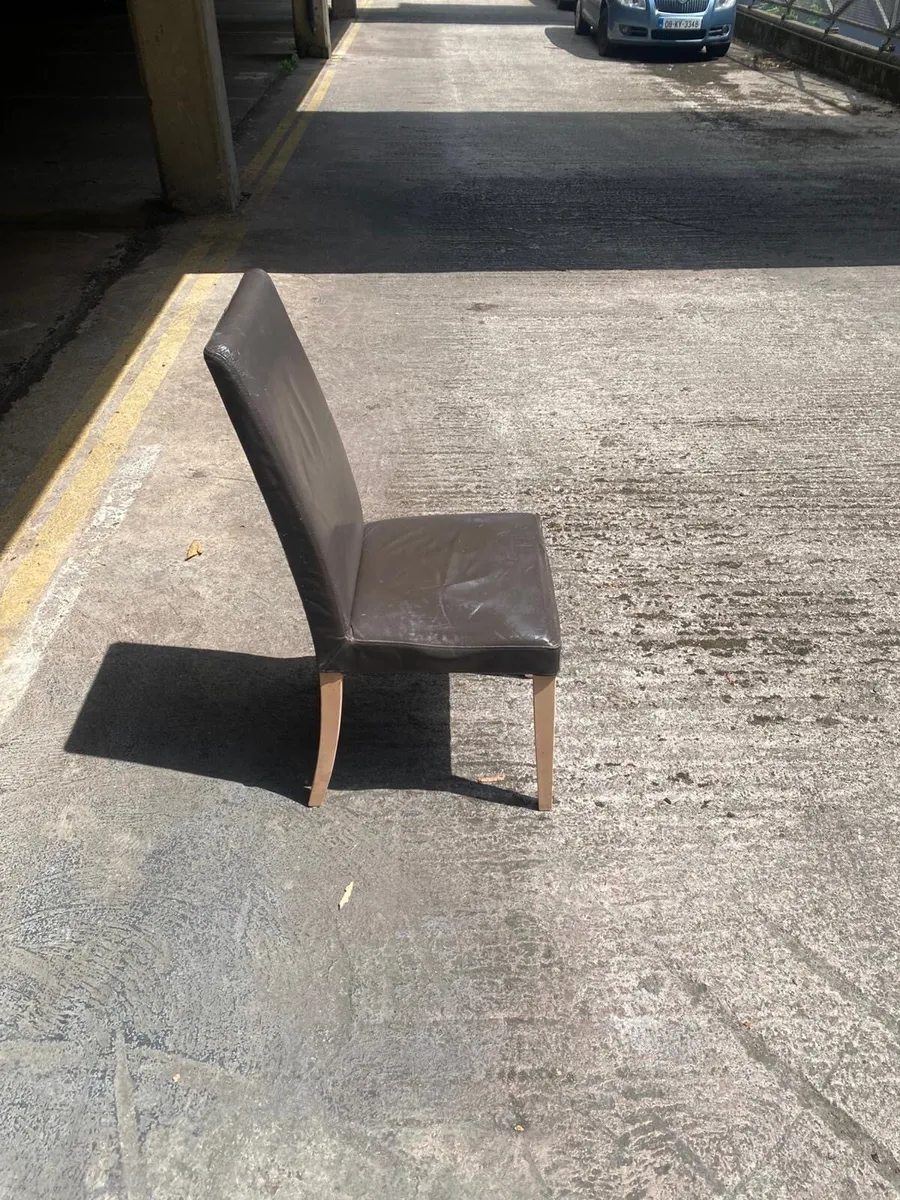 Free table and chairs - Image 3
