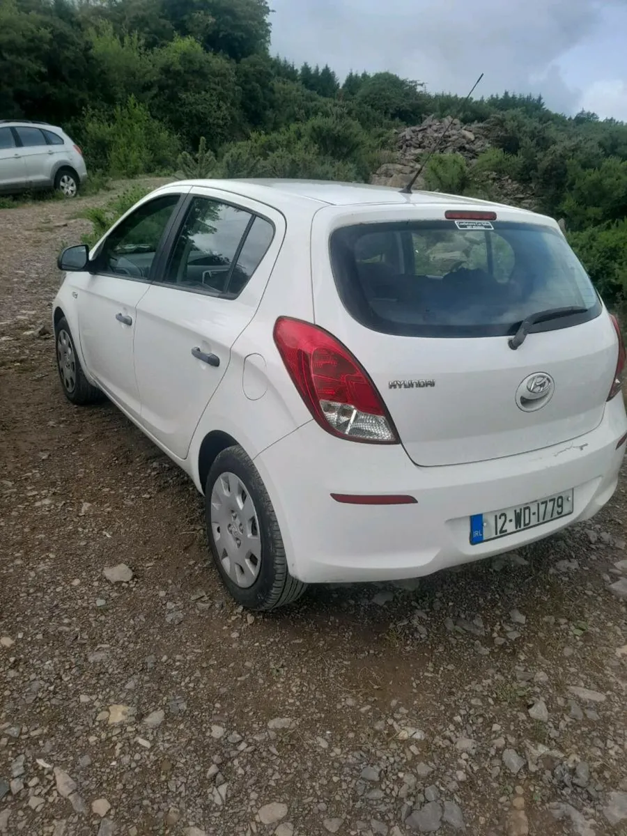 Breaking hyundai i20 - Image 2