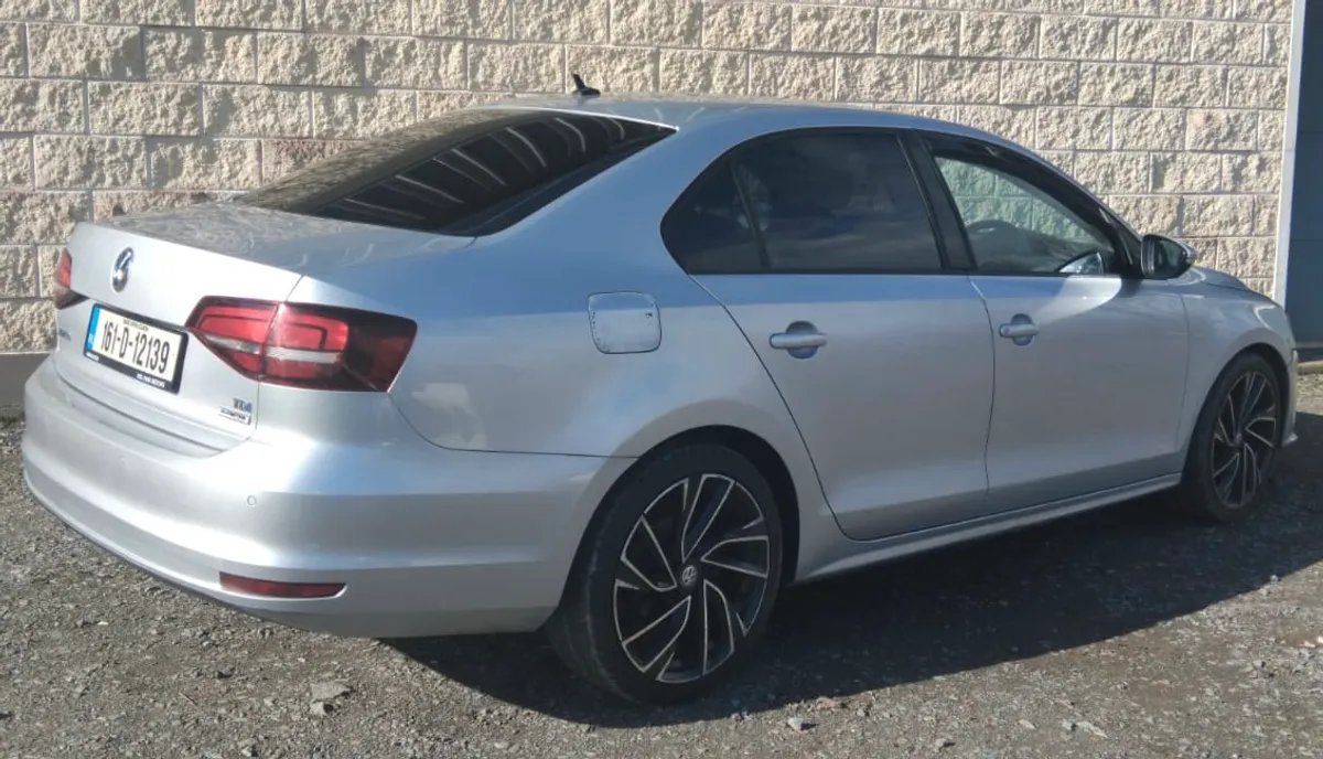 2016 Volkswagen Jetta Automatic - Image 2
