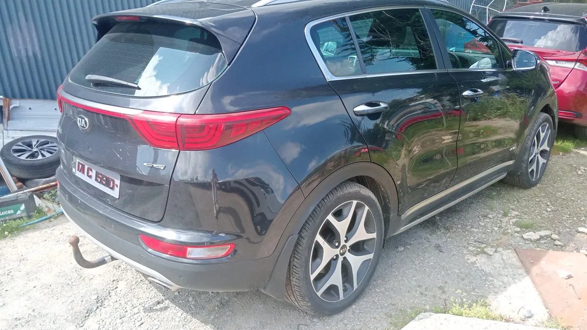 17 KIA Sportage GT line 2.0 4wd - Image 2