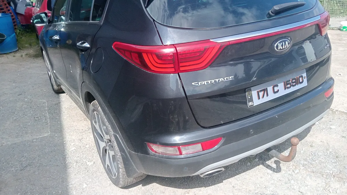17 KIA Sportage GT line 2.0 4wd - Image 3