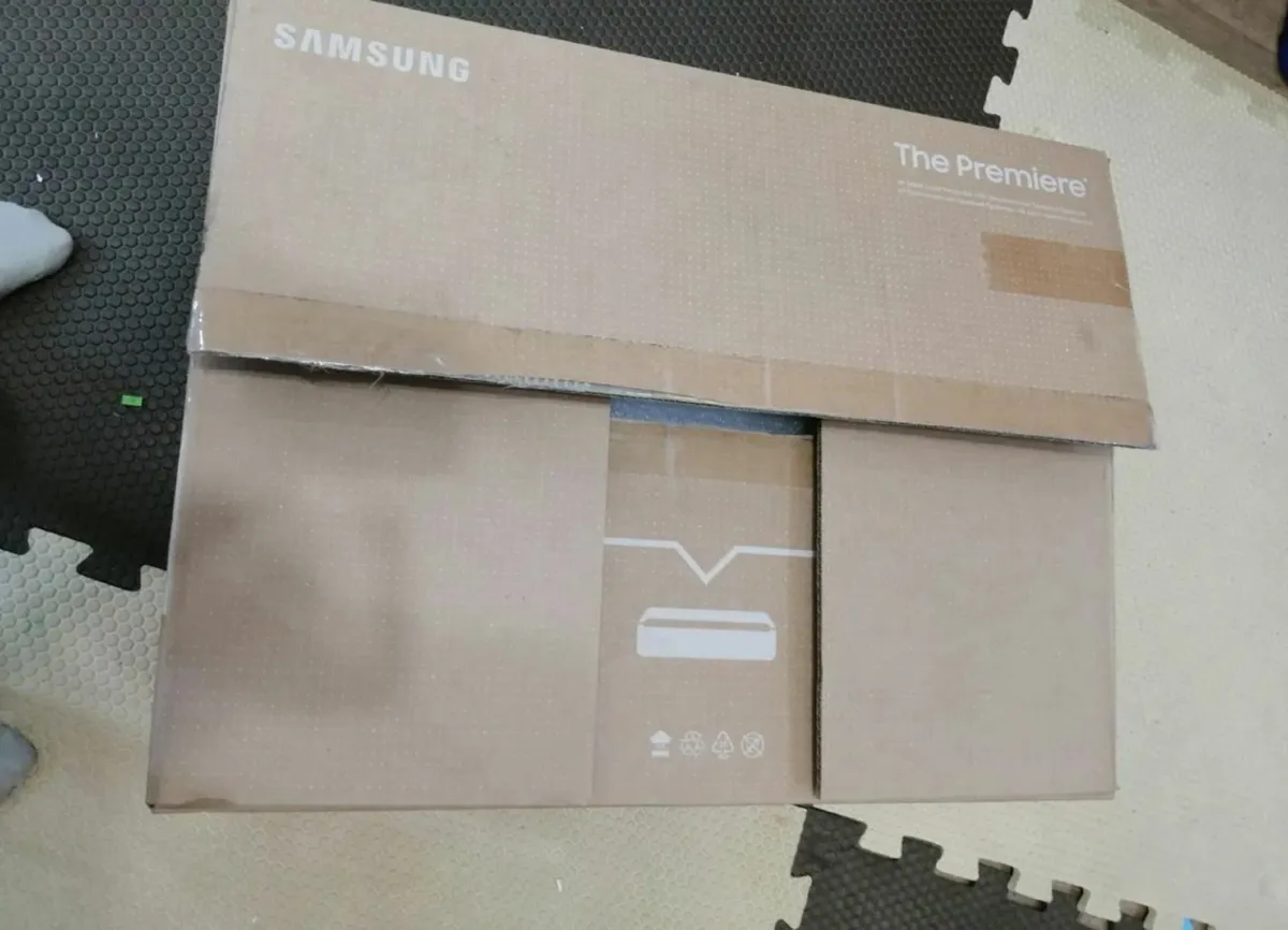 Samsung The Premiere LSP9T 4K Laser Projector - Image 4
