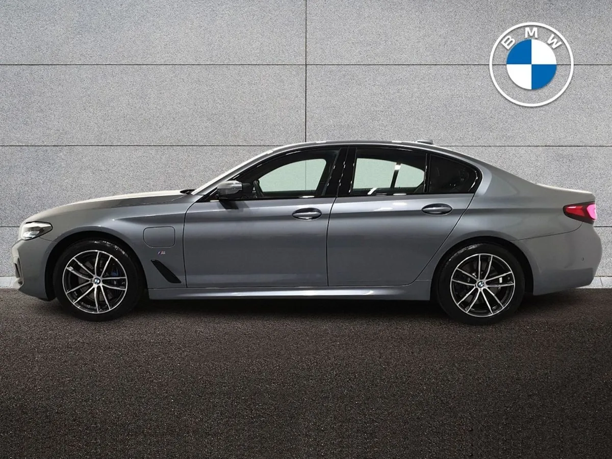 BMW 5 Series 530e M Sport Saloon - Image 4