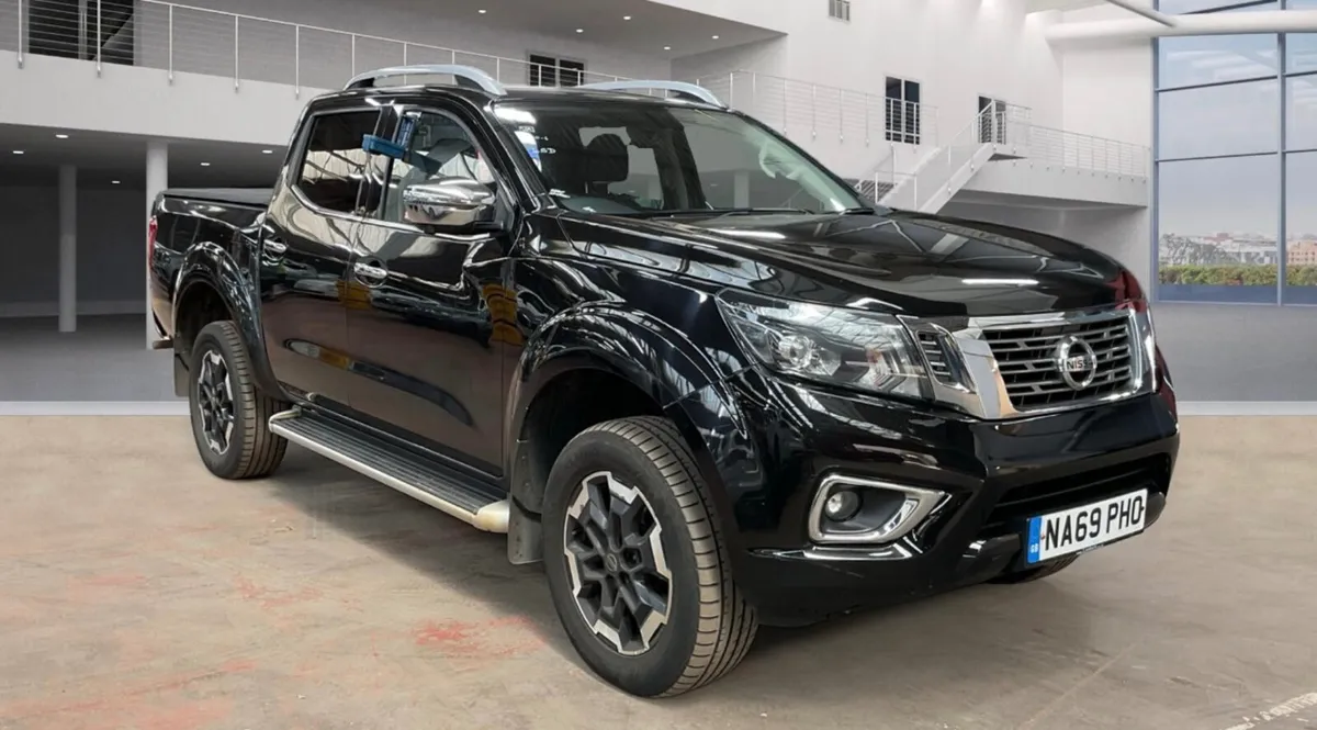 2019 Nissan Navara Crewcab Pickup 2.3 Tekna - Image 1