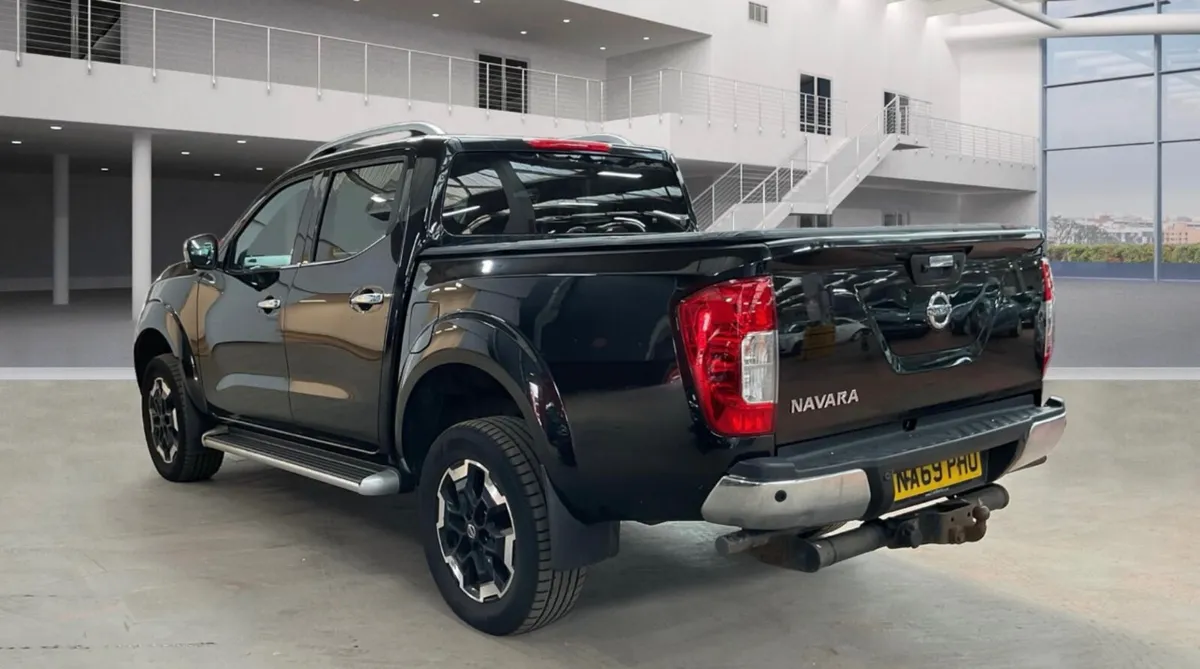 2019 Nissan Navara Crewcab Pickup 2.3 Tekna - Image 4