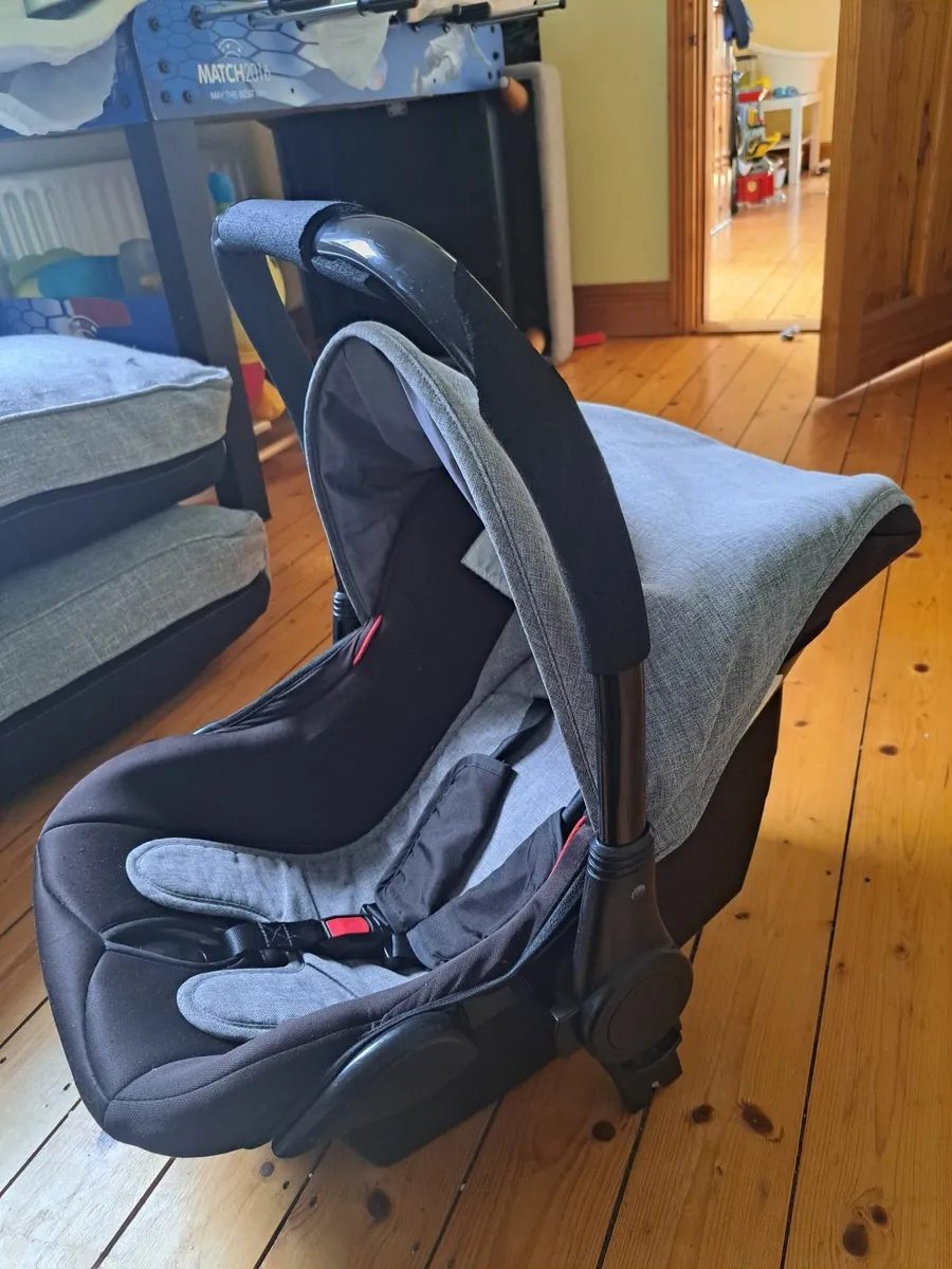 Car seat buggy - Image 1