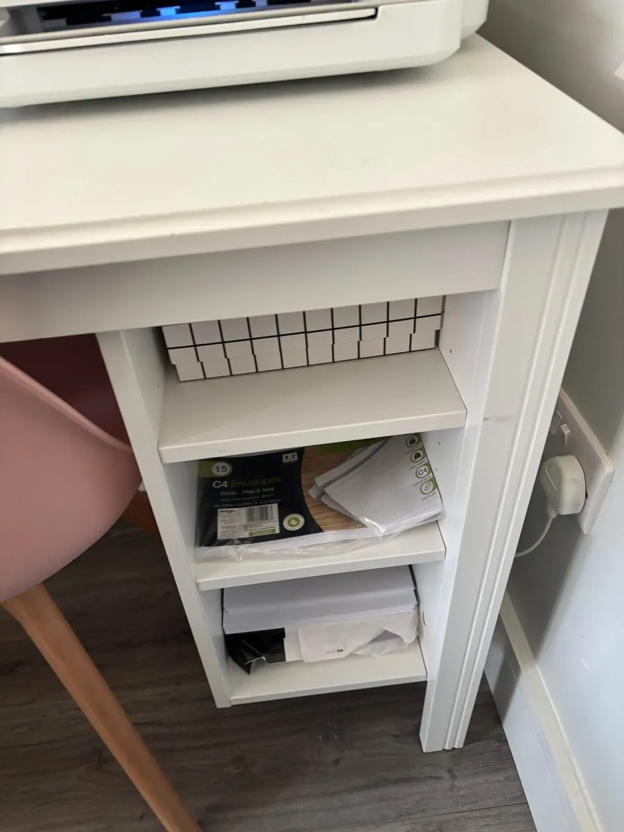 White desk for sale - Image 3