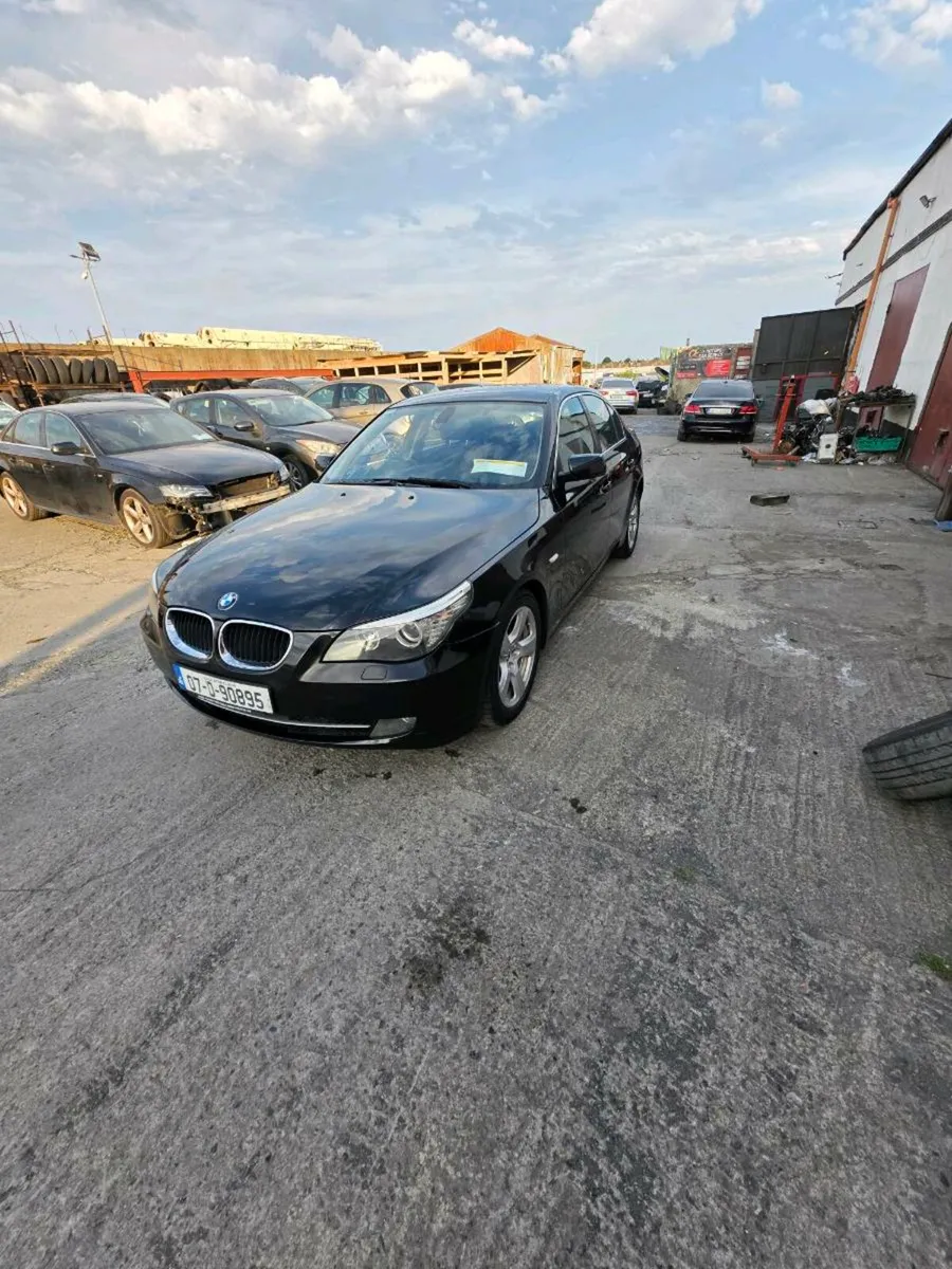 BMW 520 - Image 2