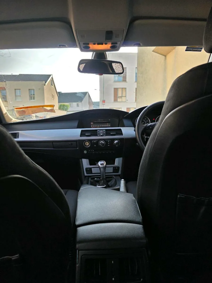 BMW 520 - Image 2