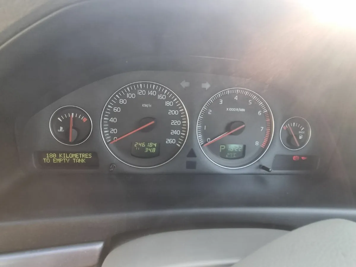 For Sale: 2006 Volvo S80 – Reliable & Comfortable - Image 4