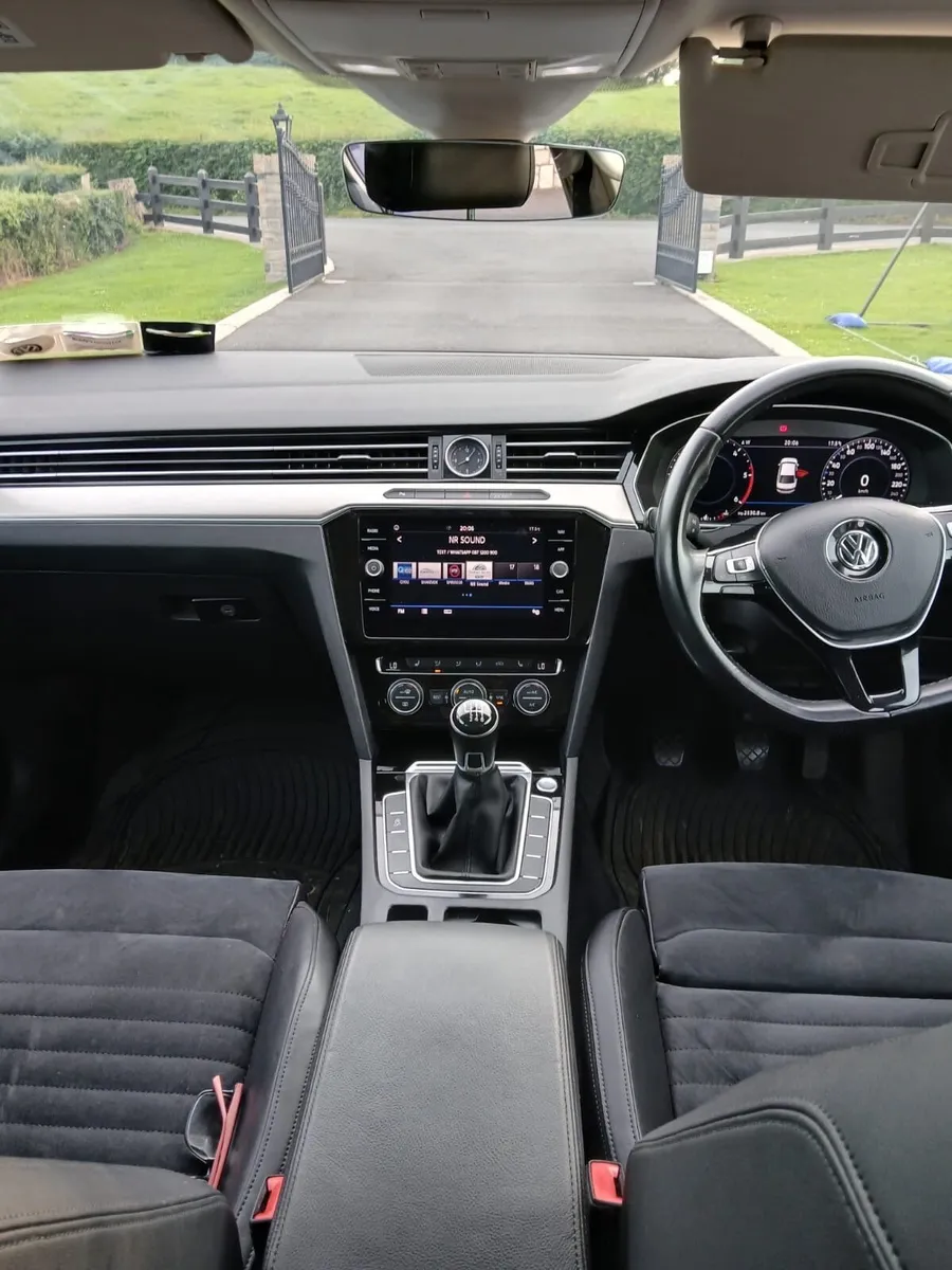 Volkswagen Passat 2019 - Image 4