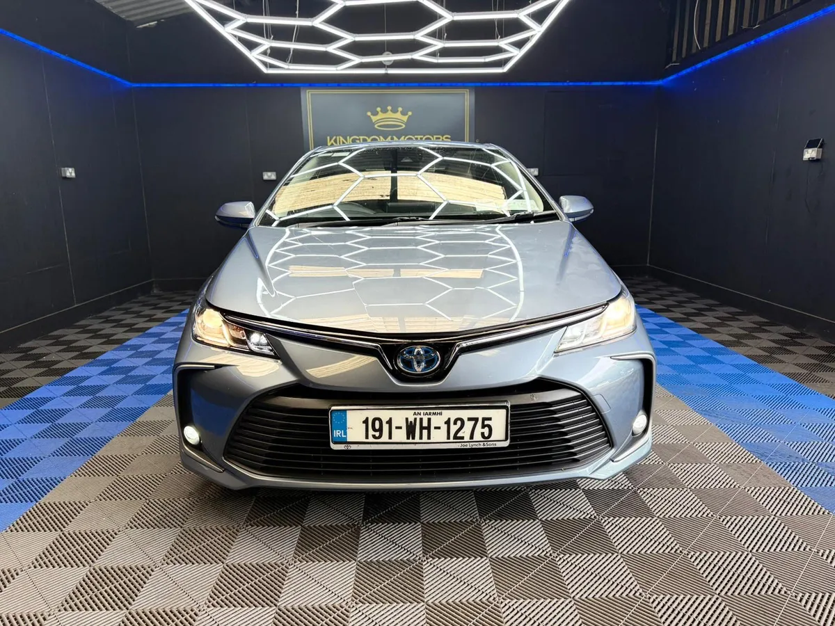 Toyota Corolla,AUTOMATIC - Image 4