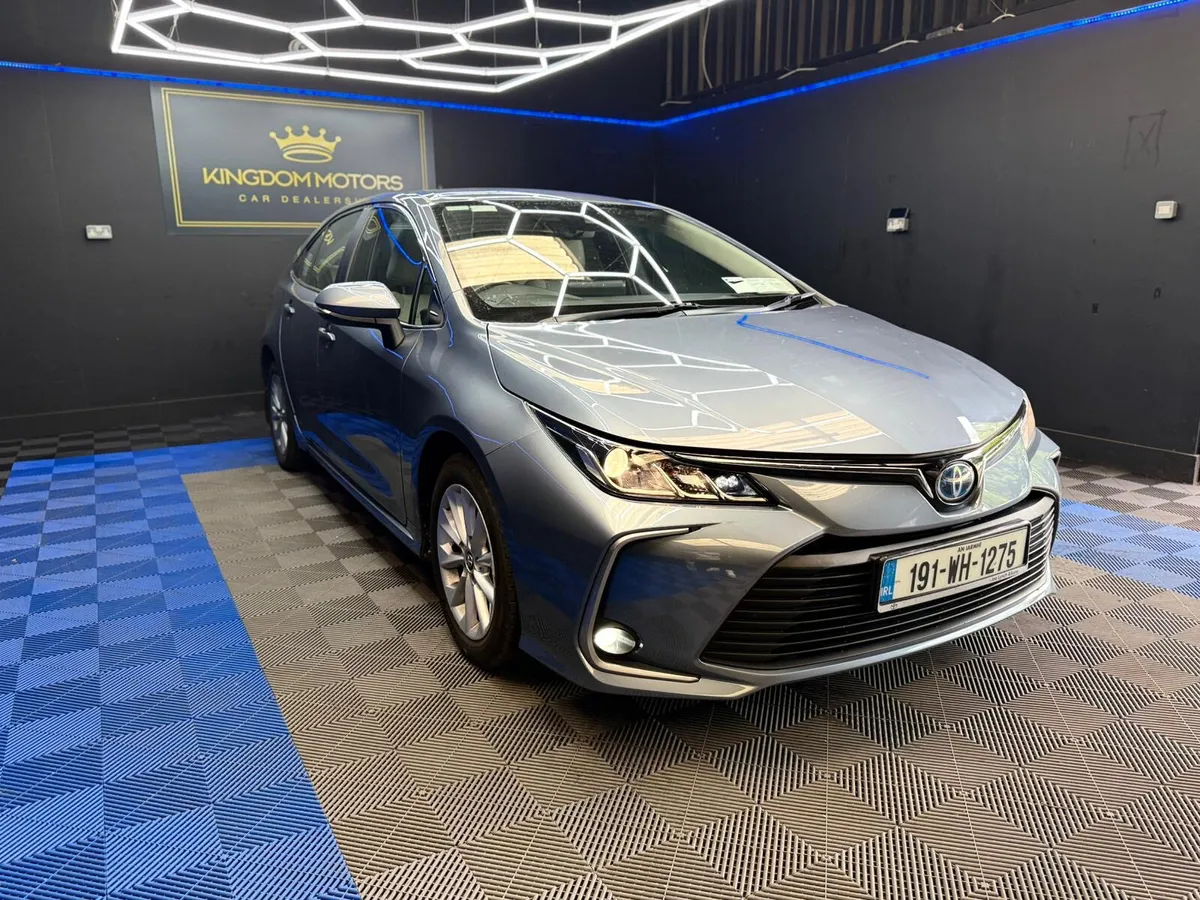 Toyota Corolla,AUTOMATIC - Image 3