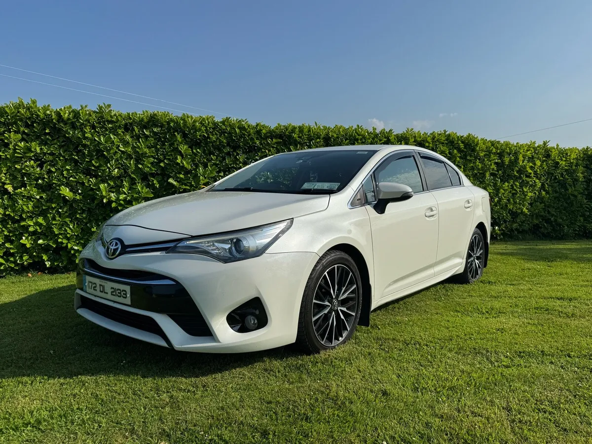 Toyota Avensis 2.0 - Image 1