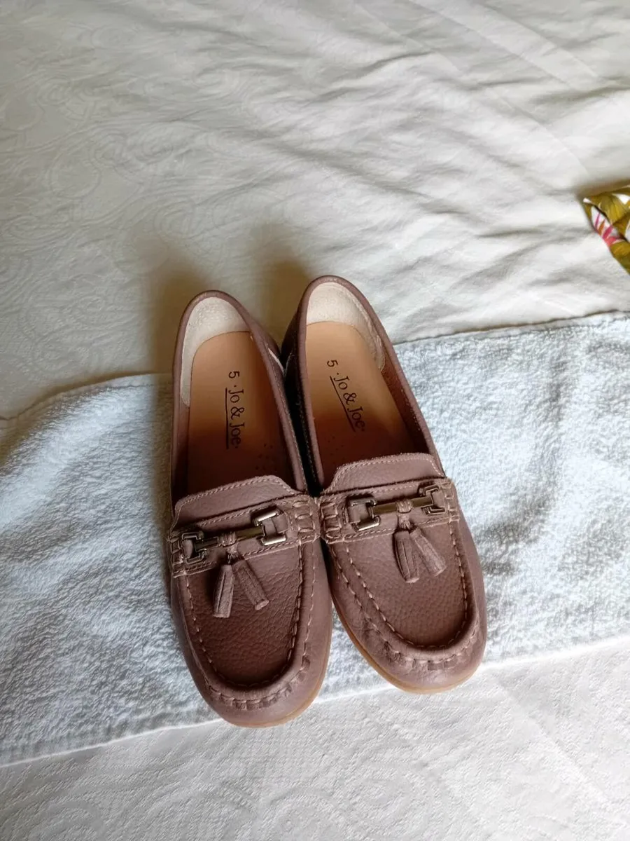 Ladies Shoes Size 5 - Image 4