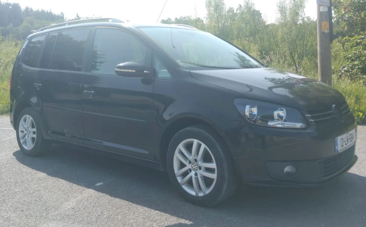 2012 Volkswagen Touran 2.0 TDI - Image 1