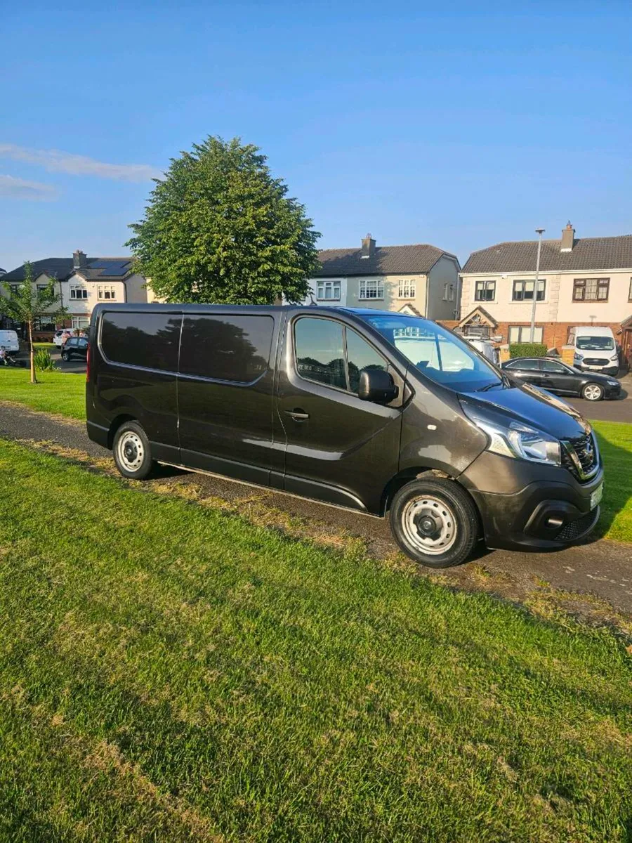 NISSAN NV300 - Image 2