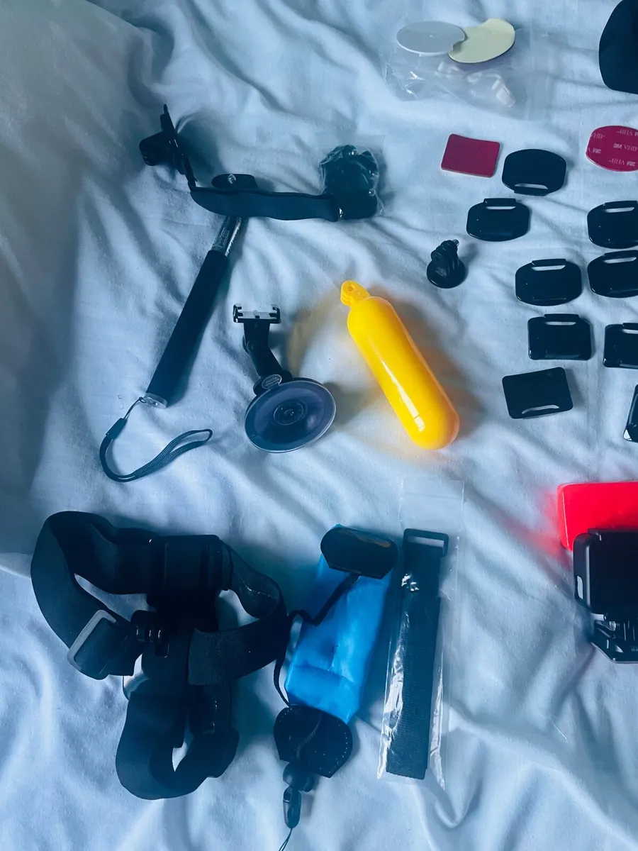 Go Pro Hero 7 and Go Pro Hero 8 cameras - Image 4